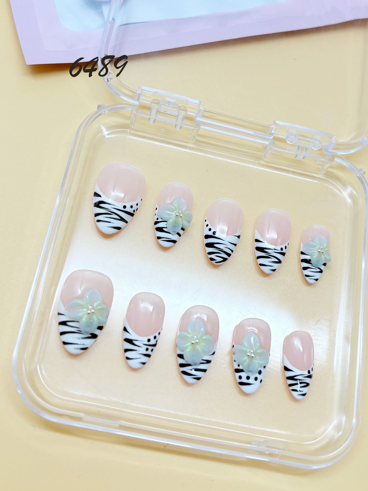 6489-MYY's designer original high-end design customized luxury hand-painted wearable nail art