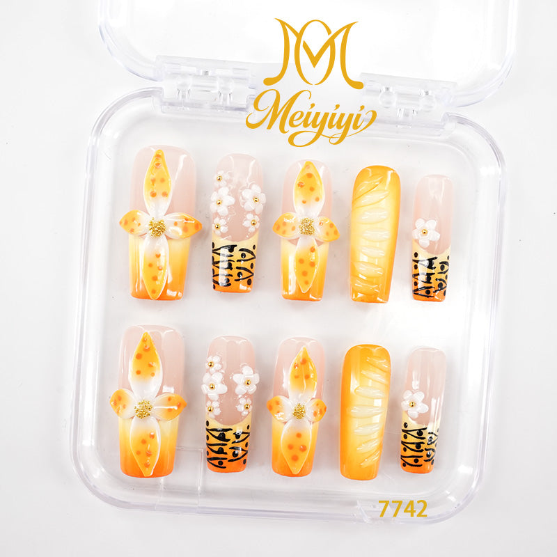 7742-MYY's designer original high-end design customized luxury hand-painted wearable nail art