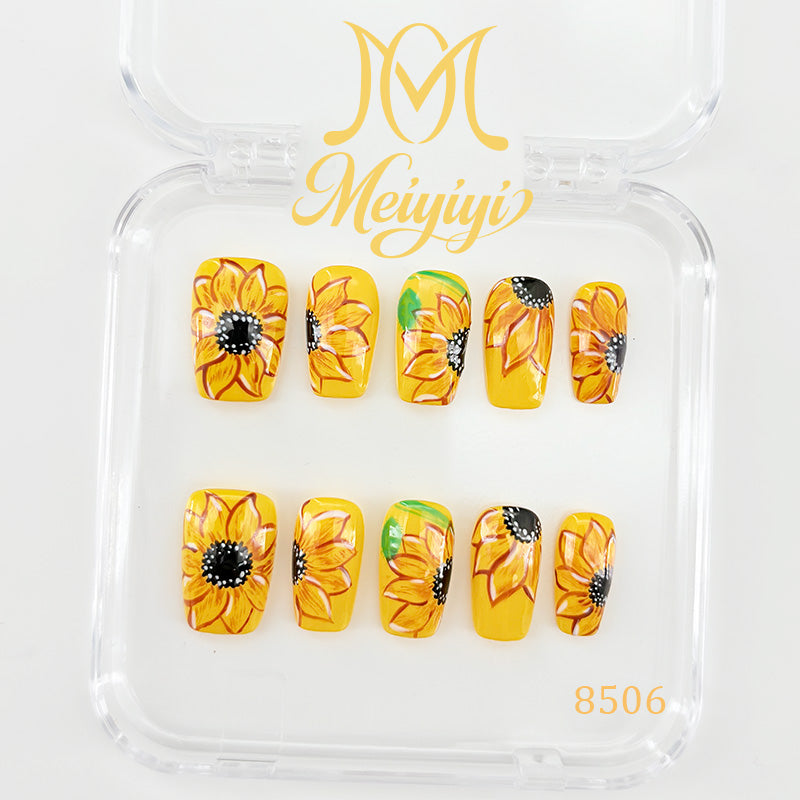 8506-MYY's designer original high-end design customized luxury hand-painted wearable nail art
