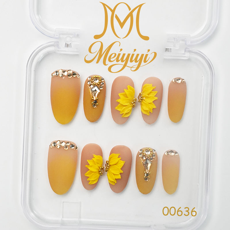 00636-MYY's designer original high-end design customized luxury hand-painted wearable nail art