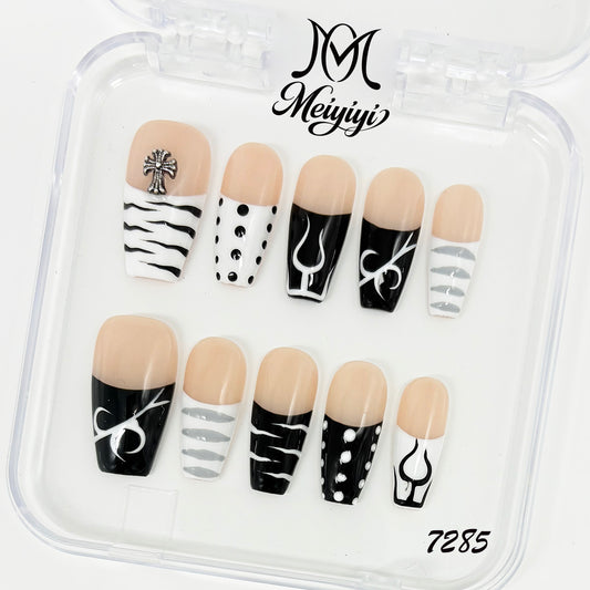 7285-MYY's designer original high-end design customized luxury hand-painted wearable nail art